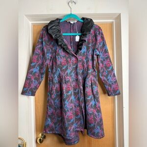 Maxime Zeaberg Women’s Red & Blue Floral Jacket with Ruffled Collar. Size: Small